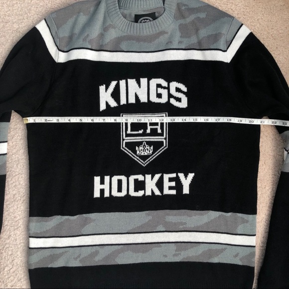 NHL LA Kings Glow in the Dark Black Sweater Med - Picture 8 of 9